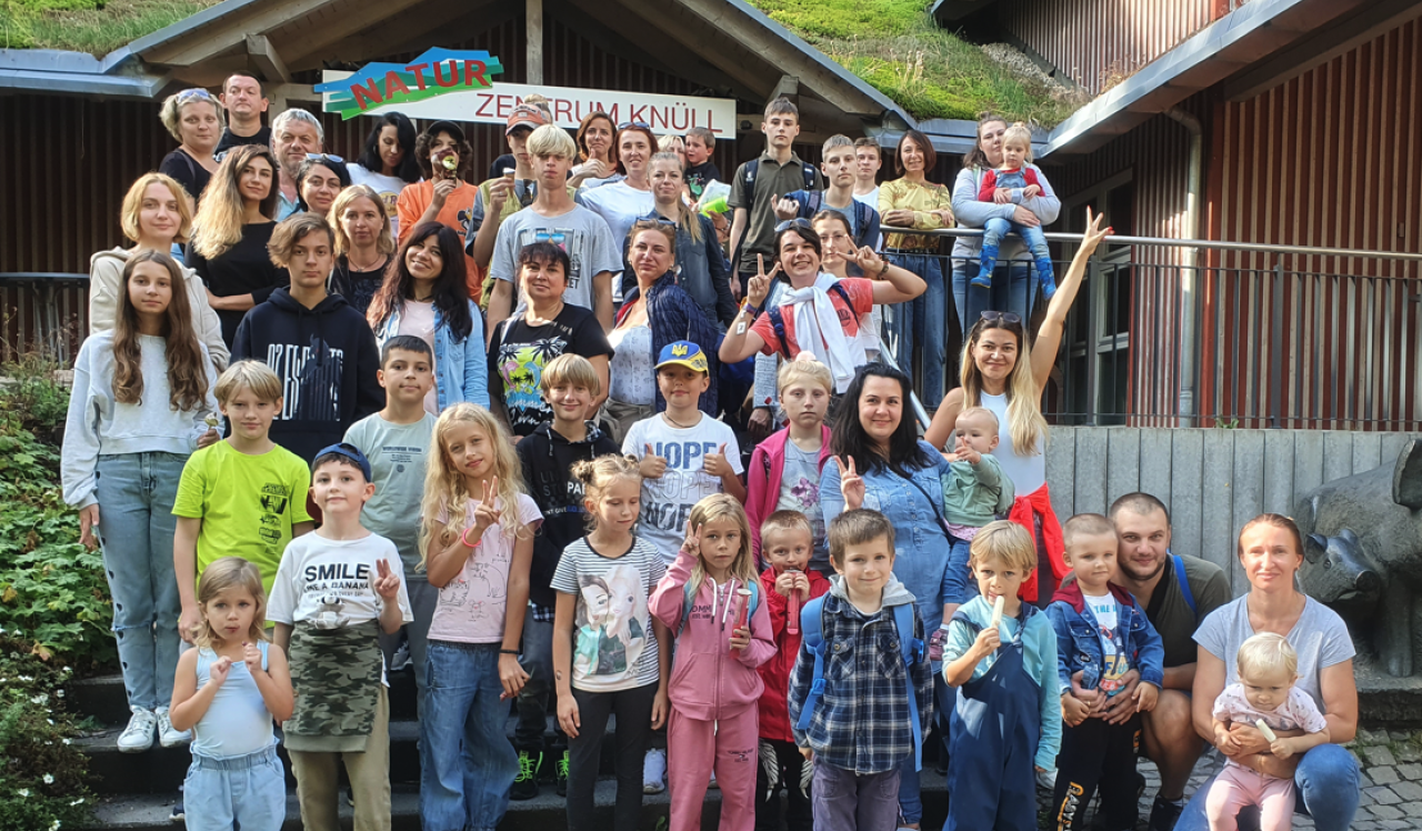 Ausflug der Alheimer Flüchtlingshilfe in den Tierpark Knüll